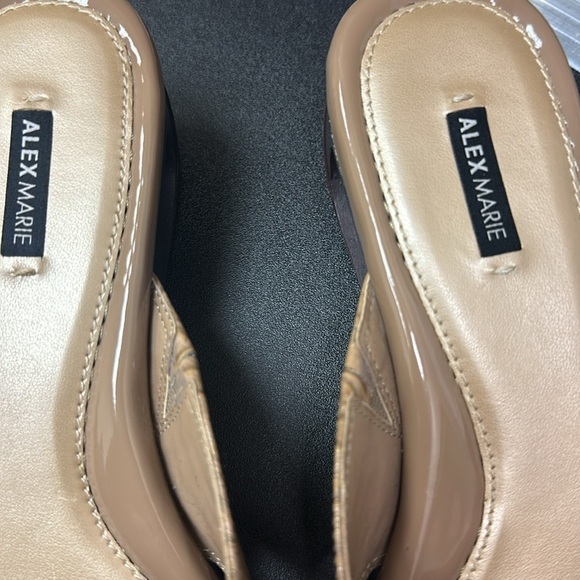 Alex Marie women’s light brown slip on sandals size 8.5 M - Picture 10 of 10